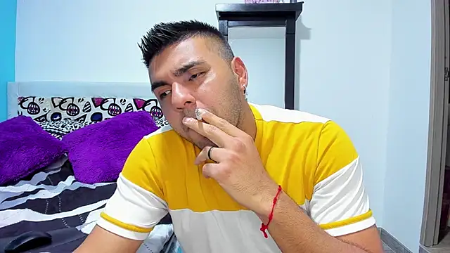 2ScarletandRyan8 online show from March 19, 2025, 8:11 pm