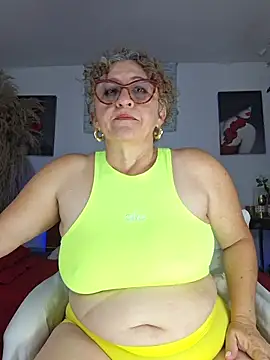 evelin hott online show from January 13, 2026, 3:45 am