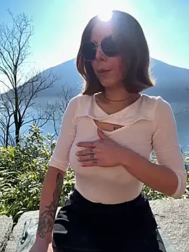 Mia Railey online show from February 5, 2026, 1:05 pm