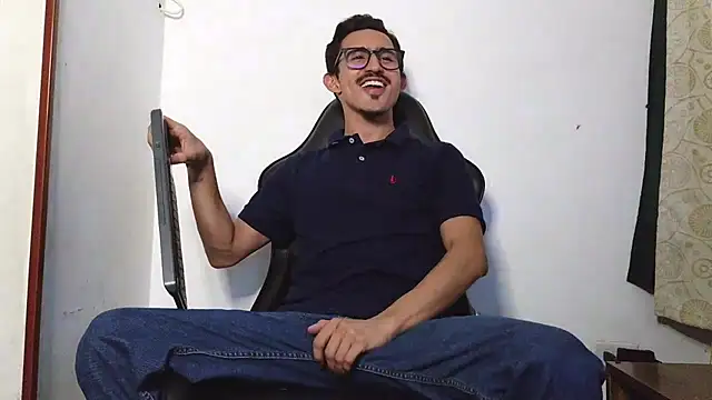 Snapshot of HomeAloneK chatting on February 11, 2026, 10:26 pm HomeAloneK online show from February 11, 2026, 10:26 pm