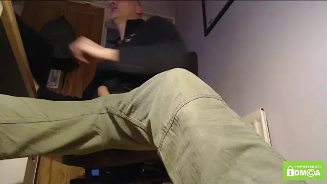 Snapshot of eatmycum4you_1baller chatting on February 19, 2026, 4:58 pm eatmycum4you 1baller online show from February 19, 2026, 4:58 pm