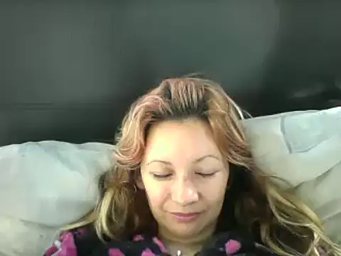 Snapshot of Paulita_x3 chatting on February 28, 2025, 12:31 pm Paulita x3 online show from February 28, 2025, 12:31 pm