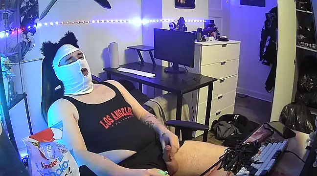 Snapshot of Longcock3345 chatting on January 20, 2025, 6:43 pm Longcock3345 online show from January 20, 2025, 6:43 pm