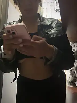 kim monti online show from February 5, 2025, 4:06 am