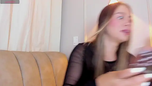 Lia walton online show from January 8, 2025, 12:05 pm