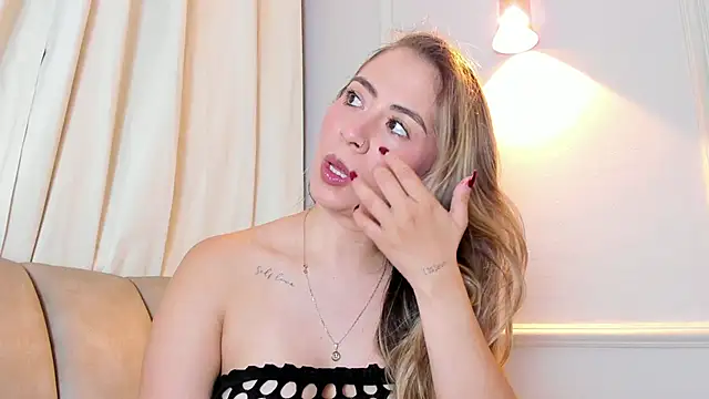 Snapshot of Lia_walton chatting on March 3, 2026, 12:11 pm Lia walton online show from March 3, 2026, 12:11 pm