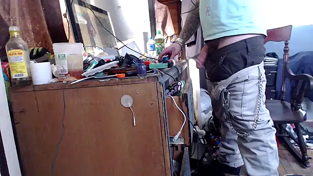 Snapshot of sledge901 chatting on February 1, 2026, 4:05 pm sledge901 online show from February 1, 2026, 4:05 pm