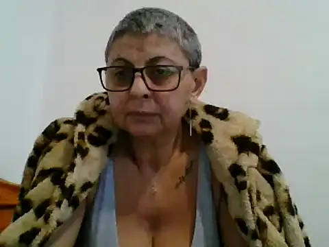 Snapshot of roseblak42 chatting on February 6, 2025, 2:26 pm roseblak42 online show from February 6, 2025, 2:26 pm