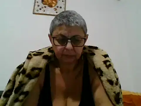 Snapshot of roseblak42 chatting on February 10, 2025, 6:13 pm roseblak42 online show from February 10, 2025, 6:13 pm