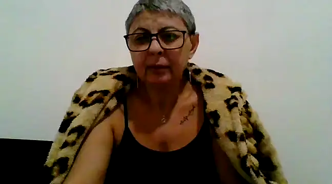 Snapshot of roseblak42 chatting on February 20, 2025, 6:24 pm roseblak42 online show from February 20, 2025, 6:24 pm