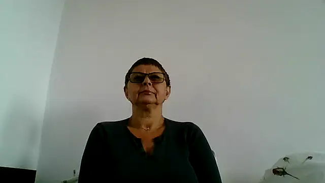 Snapshot of roseblak42 chatting on October 2, 2025, 12:45 pm roseblak42 online show from October 2, 2025, 12:45 pm