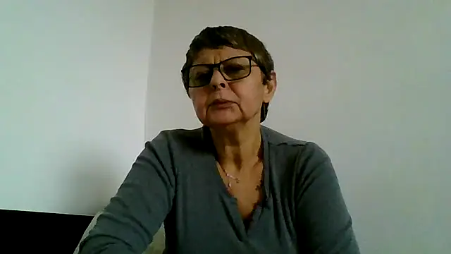 roseblak42 online show from November 10, 2025, 10:14 am