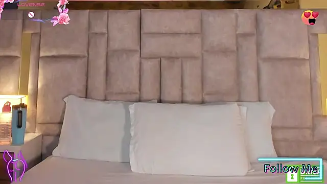 Miss Abigail  online show from February 24, 2025, 1:10 pm