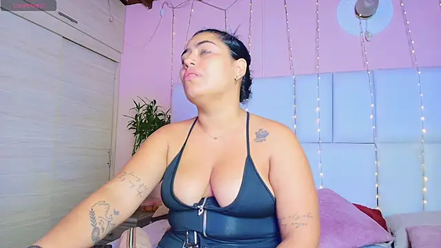 Snapshot of kiana_cream chatting on March 2, 2025, 11:50 am kiana cream online show from March 2, 2025, 11:50 am