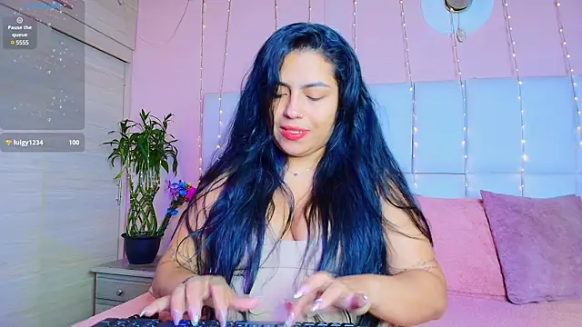 Snapshot of kiana_cream chatting on March 12, 2025, 12:36 pm kiana cream online show from March 12, 2025, 12:36 pm