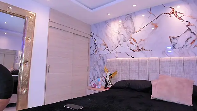 kiana cream online show from November 10, 2025, 11:31 am