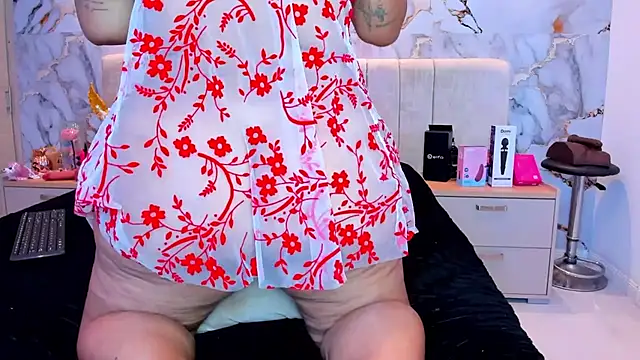 Snapshot of kiana_cream chatting on April 5, 2026, 11:51 am kiana cream online show from April 5, 2026, 11:51 am