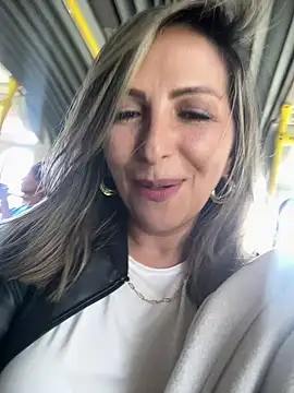  Abril-Office1 online show from December 17, 2024, 6:20 pm