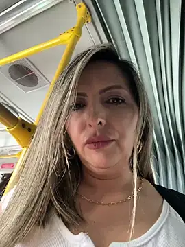  Abril-Office1 online show from December 19, 2024, 3:30 pm