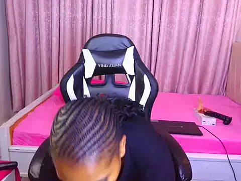 Pretty-shally online show from February 26, 2026, 10:42 pm