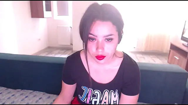 LovelyJulliette online show from March 17, 2025, 8:07 am