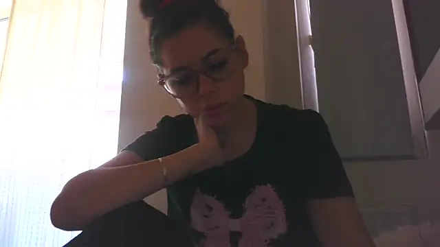 LovelyJulliette online show from October 17, 2025, 9:23 am