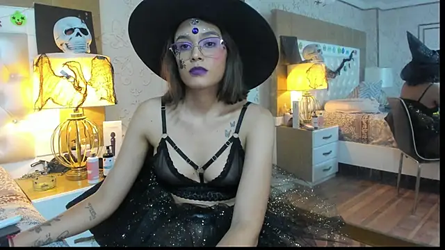 TaraaHot online show from October 31, 2025, 3:29 am