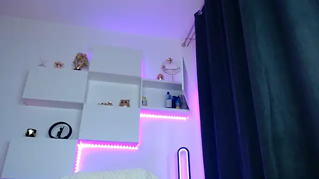 arianatattoos online show from March 26, 2026, 6:52 am