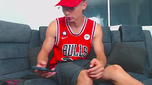 Stiven CL online show from January 26, 2025, 6:49 am