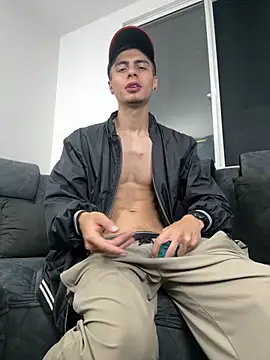 Stiven CL online show from February 23, 2025, 1:46 am