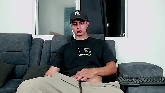 Stiven CL online show from September 14, 2025, 10:42 pm