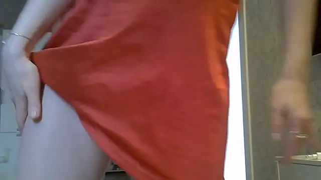 ZarinaSwift online show from May 16, 2026, 6:32 am