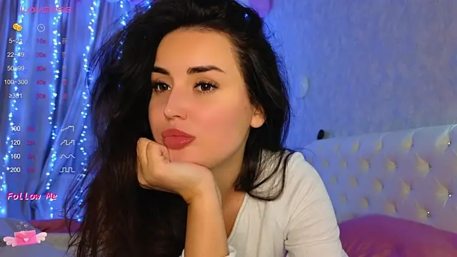 LaraSkinny online show from December 17, 2024, 12:43 pm