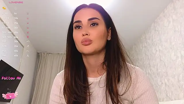 LaraSkinny online show from February 13, 2026, 2:24 pm