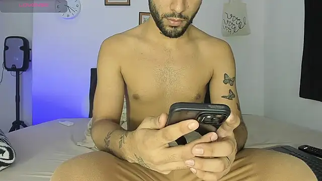 Alex BigDickkk online show from November 27, 2025, 10:45 pm