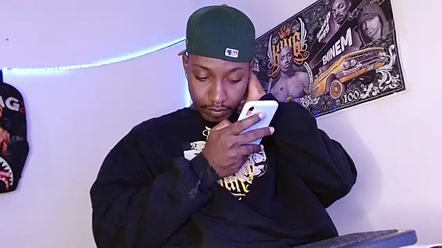 Snapshot of king__Black chatting on February 14, 2026, 2:25 pm king Black online show from February 14, 2026, 2:25 pm