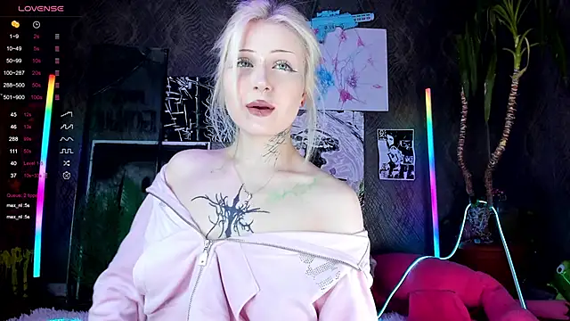 little grinch666 online show from February 25, 2025, 8:19 pm