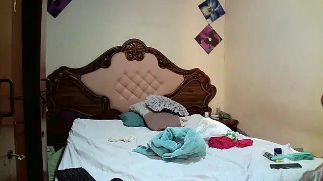 HOTBIGMELONSxx online show from December 3, 2025, 1:35 am