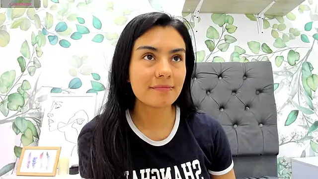 atilanadiaz7 online show from March 14, 2025, 8:38 pm