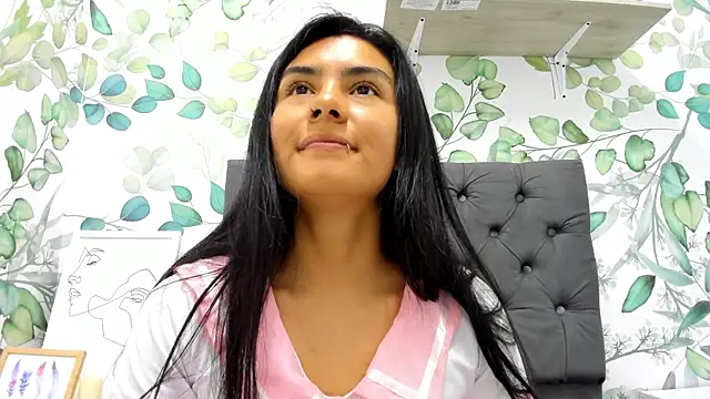 atilanadiaz7 online show from March 16, 2025, 2:43 am