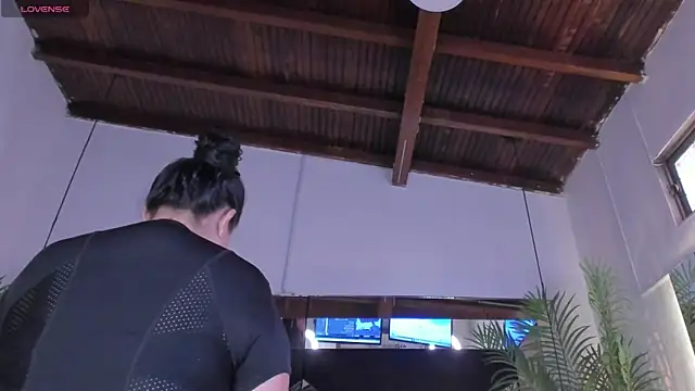 emily-fox online show from February 14, 2025, 5:25 pm