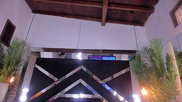 emily-fox online show from September 15, 2025, 12:16 pm