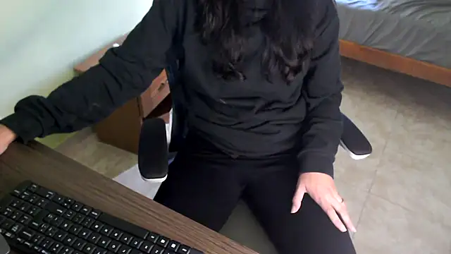 samantha s69 online show from February 13, 2026, 4:03 pm