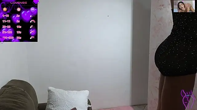 ElisaBoyer online show from October 13, 2025, 7:36 pm