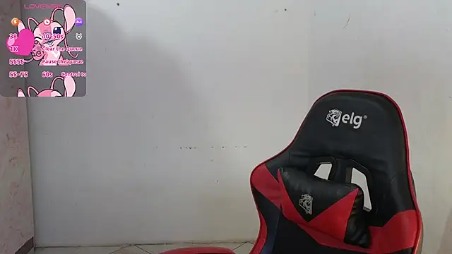 ElisaBoyer online show from April 16, 2026, 5:03 pm