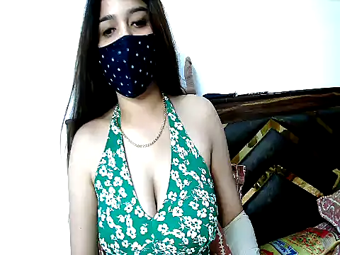 Gloie4u online show from April 14, 2026, 6:58 pm