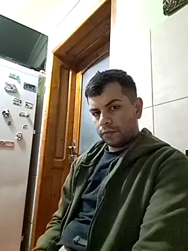 Snapshot of hornny1995 chatting on December 6, 2024, 1:51 am hornny1995 online show from December 6, 2024, 1:51 am