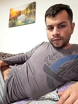 Snapshot of hornny1995 chatting on December 31, 2024, 11:31 am hornny1995 online show from December 31, 2024, 11:31 am