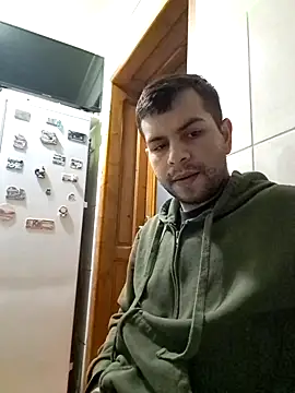 Snapshot of hornny1995 chatting on January 14, 2025, 2:08 am hornny1995 online show from January 14, 2025, 2:08 am