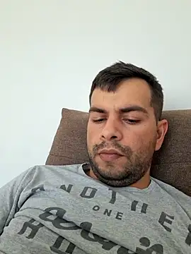 Snapshot of hornny1995 chatting on October 19, 2025, 11:22 am hornny1995 online show from October 19, 2025, 11:22 am